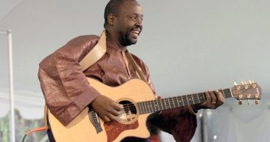 Umuhanzi w’umunyarwanda Samputu akomeje kwigisha amahoro mu isi Umuhanzi w’umunyarwanda Samputu akomeje kwigisha amahoro mu isi