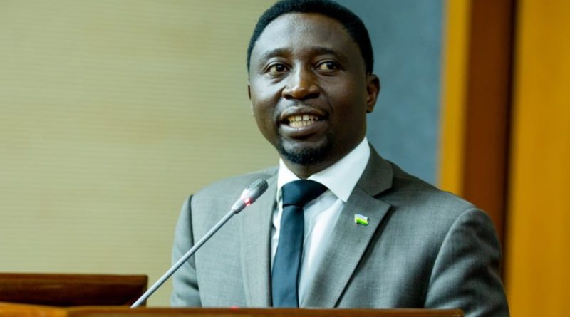 Perezida w’ishyaka Green Party Depite Dr Habineza frank aratabariza Dr Kayumba Christopher ufunzwe mu buryo bunyuranije n’amategeko.