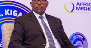 Ruhago nyarwanda.Ferwafa yakingiye ikibaba amakosa y’abafana b’ikipe y’APR fc k’urugomo bakoze. Ruhago nyarwanda.Ferwafa yakingiye ikibaba amakosa y’abafana b’ikipe y’APR fc k’urugomo bakoze.