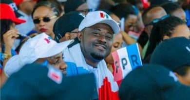 Urubyiruko rwa FPR Inkotanyi ruyobowe na Kamayirese Jean D’amour rwamaganye ibihuha bya Bad Rama usebya Perezida w’u Rwanda Paul Kagame Urubyiruko rwa FPR Inkotanyi ruyobowe na Kamayirese Jean D’amour rwamaganye ibihuha bya Bad Rama usebya Perezida w’u Rwanda Paul Kagame