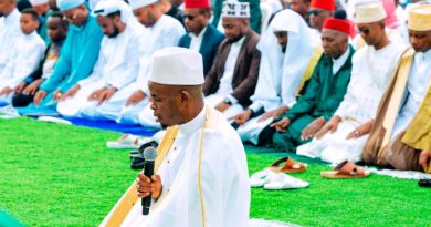 Kigali Pele stadium Nyamirambo Abayisilamu bahakoreye isengesho risoza igisibo gitagatifu cya Ramadhan Kigali Pele stadium Nyamirambo Abayisilamu bahakoreye isengesho risoza igisibo gitagatifu cya Ramadhan