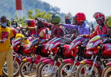 Abatunze Moto za lisansi n’abazikoresha tagisi batangiye kubunza imitima yaho bazerekeza.