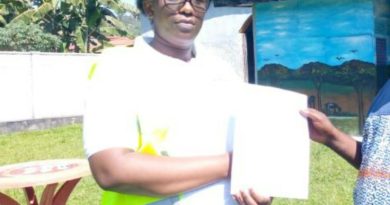 Intabaza y’abacururiza i mu isoko rya Miduha mu murenge wa Nyamirambo iravuza ubuhuha kubera kuzamurirwa ubukode no gufungirwa ubucuruzi.