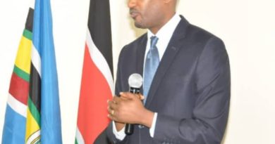 Ninde uhanzwe amaso murubanza Ndayisaba Eliab aburana na Kayiranga David hamwe n’umuhesha w’inkiko w’umwuga Me Mukarusanga Alphonsine?