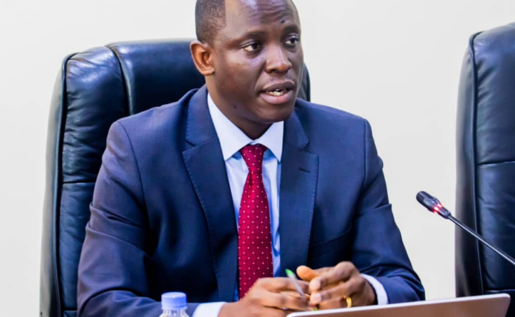 Mushimiyimana Claudine aratabaza Ministeri w’ubutegetsi bw’igihugu kuko Gitifu w’Akagali ka Karambi mu karere ka Ruhango akomeje gukekwaho gukingira ikibaba abamutoteza.